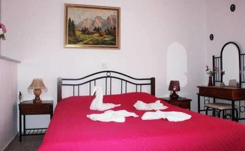 Yannis Pothoulakis Apartments Almirida Exteriör bild