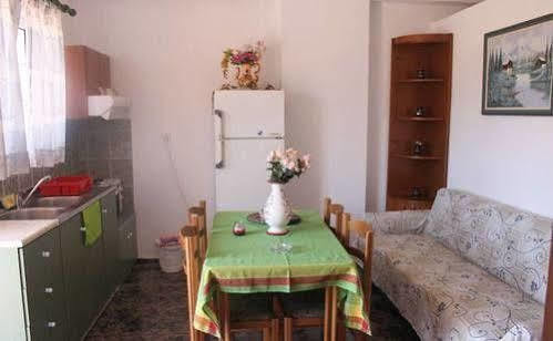 Yannis Pothoulakis Apartments Almirida Exteriör bild